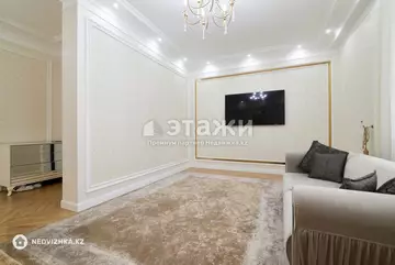 3-комнатная квартира, этаж 2 из 12, 102 м²