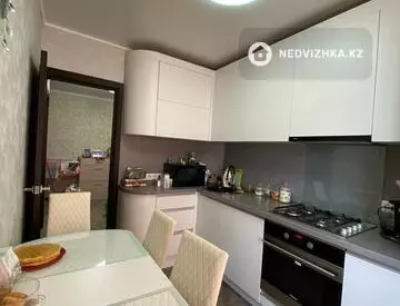 2-комнатная квартира, этаж 4 из 5, 51 м²