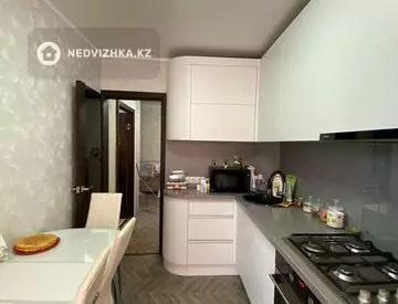 2-комнатная квартира, этаж 4 из 5, 51 м²