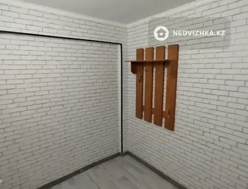 4-комнатная квартира, этаж 5 из 5, 60 м²