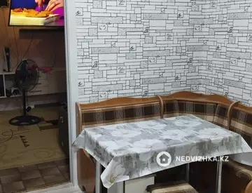 4-комнатная квартира, этаж 5 из 5, 60 м²
