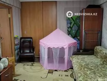 4-комнатная квартира, этаж 5 из 5, 60 м²