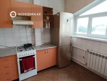2-комнатная квартира, этаж 4 из 5, 60 м²