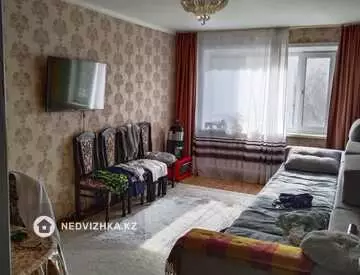 2-комнатная квартира, этаж 3 из 5, 48 м²