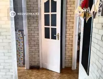 2-комнатная квартира, этаж 3 из 5, 48 м²