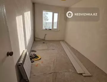 3-комнатная квартира, этаж 4 из 5, 60 м²