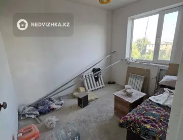 3-комнатная квартира, этаж 4 из 5, 60 м²