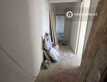 3-комнатная квартира, этаж 4 из 5, 60 м²