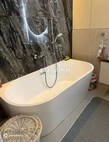4-комнатная квартира, этаж 4 из 4, 100 м²