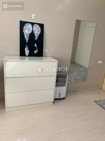 2-комнатная квартира, этаж 9 из 17, 62 м²