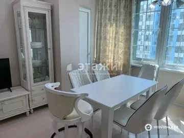 2-комнатная квартира, этаж 9 из 17, 62 м²