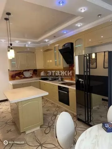 2-комнатная квартира, этаж 8 из 16, 79 м²