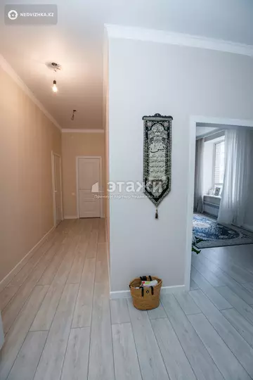 2-комнатная квартира, этаж 8 из 12, 71 м²