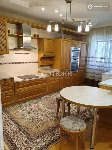 3-комнатная квартира, этаж 8 из 20, 128 м²