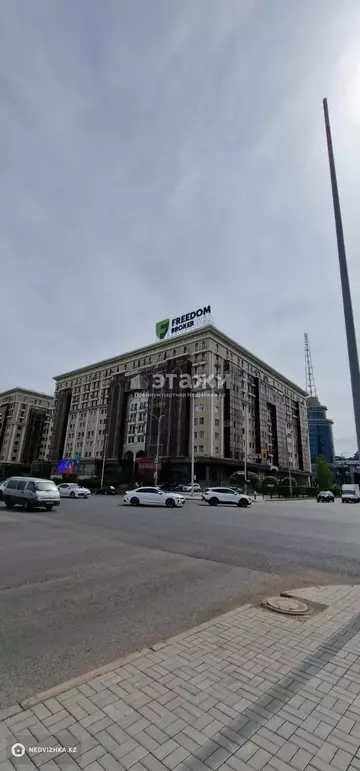 3-комнатная квартира, этаж 9 из 10, 108 м²