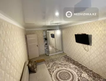 1-комнатная квартира, этаж 4 из 4, 38 м²