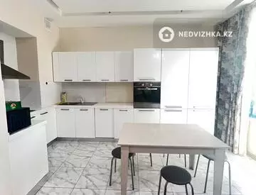 2-комнатная квартира, этаж 4 из 9, 60 м², на длительный срок