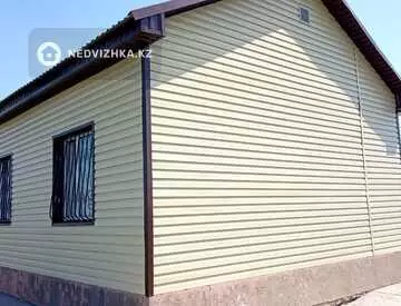 2-комнатный дом, 25 соток, 52 м²