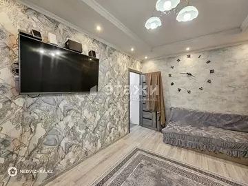 1-комнатная квартира, этаж 4 из 5, 37 м²