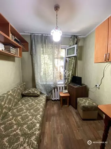 1-комнатная квартира, этаж 2 из 4, 10 м²