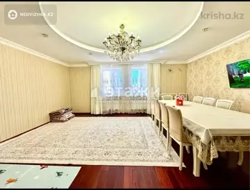 4-комнатная квартира, этаж 6 из 10, 148 м²