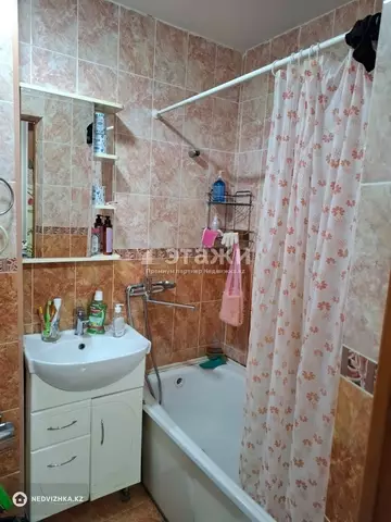 1-комнатная квартира, этаж 4 из 6, 36 м²