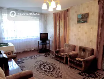 4-комнатная квартира, этаж 1 из 5, 63 м²