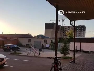 2-комнатная квартира, этаж 4 из 5, 63 м²