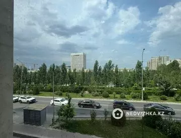 3-комнатная квартира, этаж 3 из 12, 90 м²