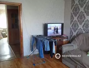 3-комнатная квартира, этаж 4 из 5, 62 м²