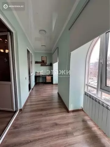 2-комнатная квартира, этаж 3 из 18, 70 м²
