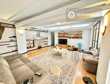 4-комнатная квартира, этаж 2 из 10, 150 м²