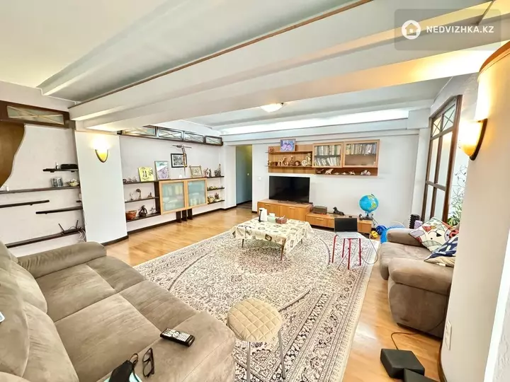150 м², 4-комнатная квартира, этаж 2 из 10, 150 м², изображение - 1