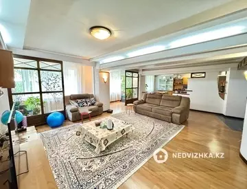 4-комнатная квартира, этаж 2 из 10, 150 м²