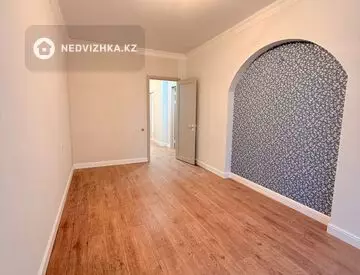4-комнатная квартира, этаж 4 из 21, 112 м²