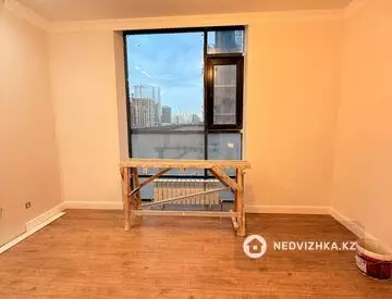 4-комнатная квартира, этаж 4 из 21, 112 м²