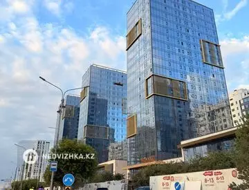 4-комнатная квартира, этаж 4 из 21, 112 м²