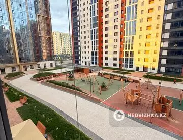 4-комнатная квартира, этаж 4 из 21, 112 м²