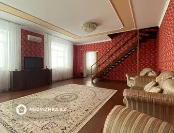 10-комнатный дом, 14 соток, 530 м²