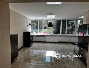 6-комнатная квартира, этаж 1 из 6, 236 м², на длительный срок