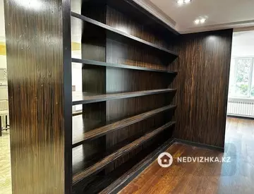 6-комнатная квартира, этаж 1 из 6, 236 м², на длительный срок