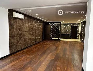 6-комнатная квартира, этаж 1 из 6, 236 м², на длительный срок