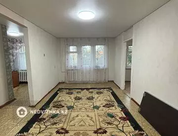 2-комнатная квартира, этаж 4 из 5, 44 м², на длительный срок