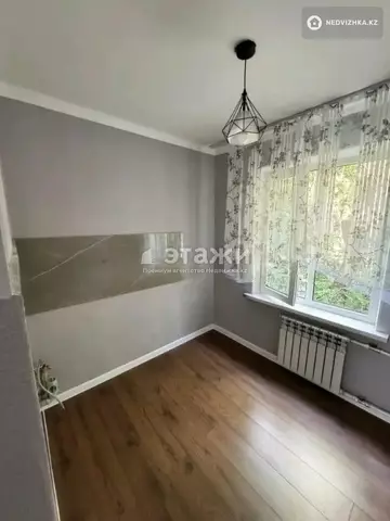2-комнатная квартира, этаж 3 из 4, 42 м²