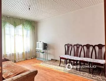 2-комнатная квартира, этаж 4 из 5, 35 м²