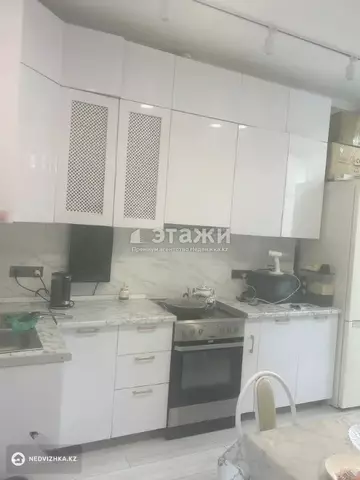 1-комнатная квартира, этаж 12 из 13, 42 м²