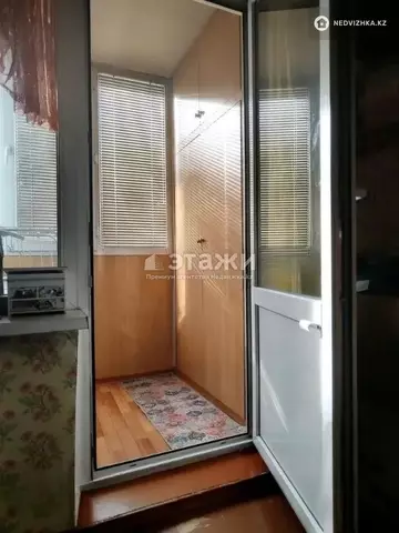 2-комнатная квартира, этаж 3 из 5, 42 м²