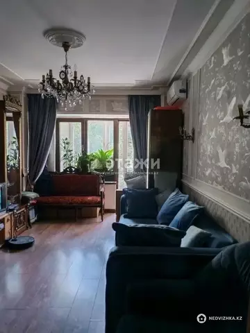 2-комнатная квартира, этаж 3 из 5, 54 м²