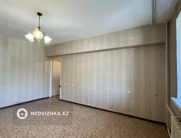 1-комнатная квартира, этаж 4 из 5, 36 м²