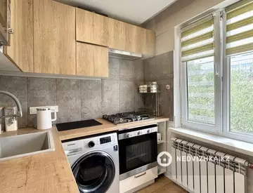 2-комнатная квартира, этаж 5 из 5, 42 м²